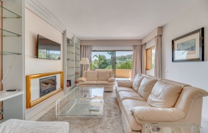 Resale - Apartment - Middle Floor Apartment - Marbella - Nueva Andalucia