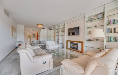 Resale - Apartment - Middle Floor Apartment - Marbella - Nueva Andalucia