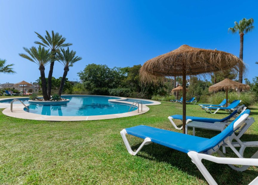 Resale - Apartment - Middle Floor Apartment - Marbella - Nueva Andalucia