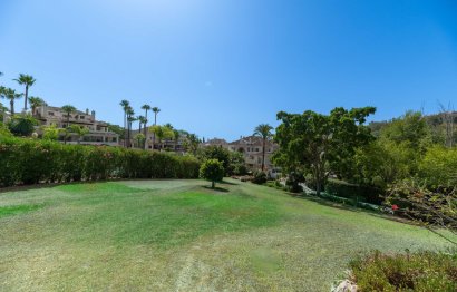 Resale - Apartment - Middle Floor Apartment - Marbella - Nueva Andalucia