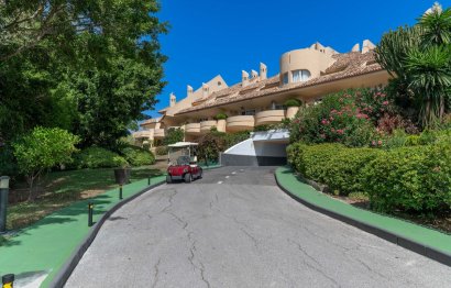 Resale - Apartment - Middle Floor Apartment - Marbella - Nueva Andalucia