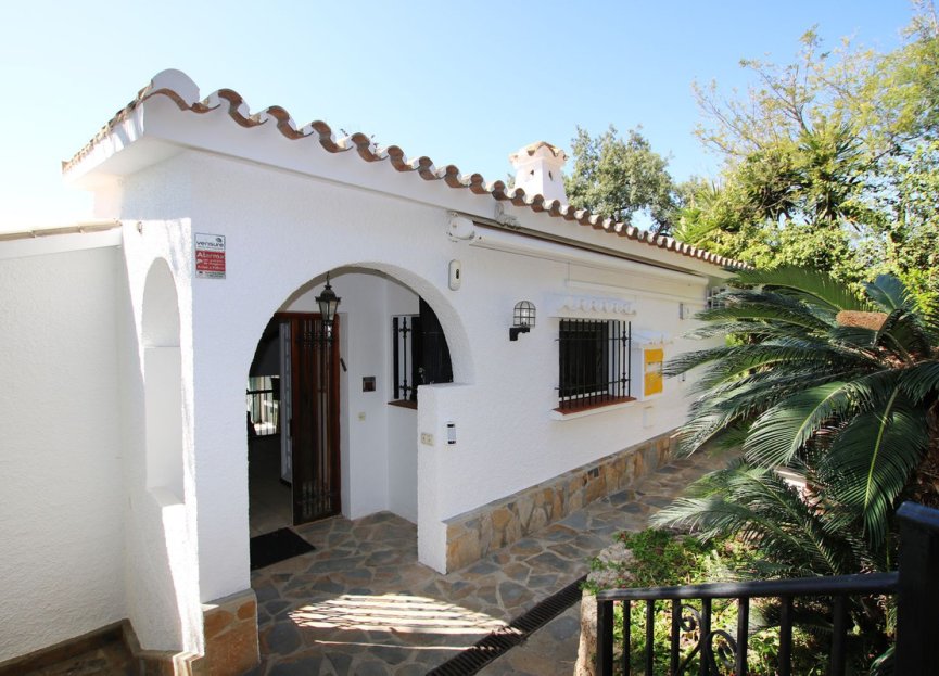 Resale - House - Detached Villa - Marbella - El Rosario