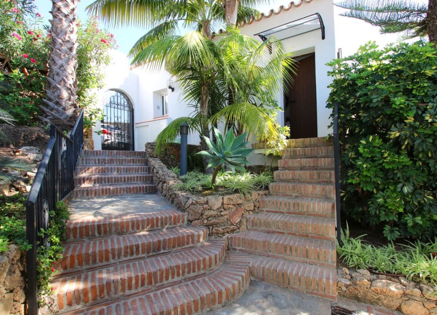 Resale - House - Detached Villa - Marbella - El Rosario