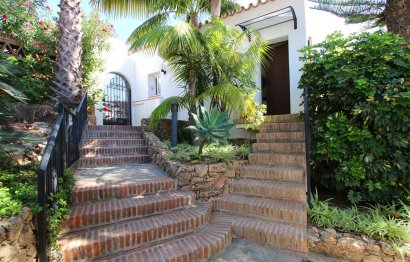 Resale - House - Detached Villa - Marbella - El Rosario