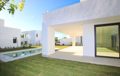 Resale - House - Detached Villa - Marbella - Río Real