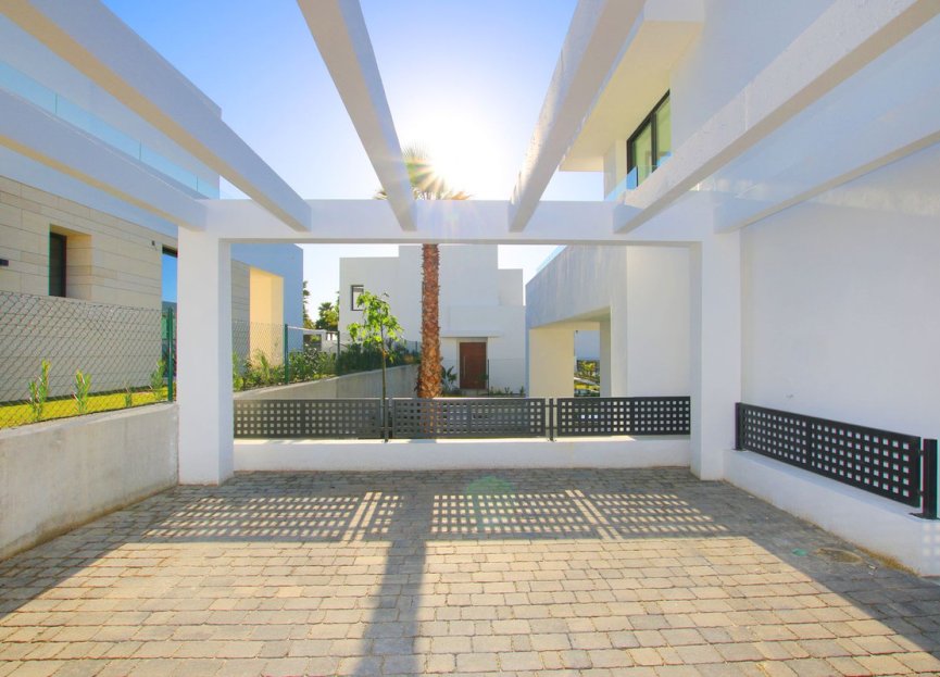 Resale - House - Detached Villa - Marbella - Río Real