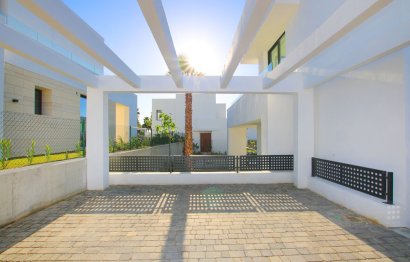 Resale - House - Detached Villa - Marbella - Río Real