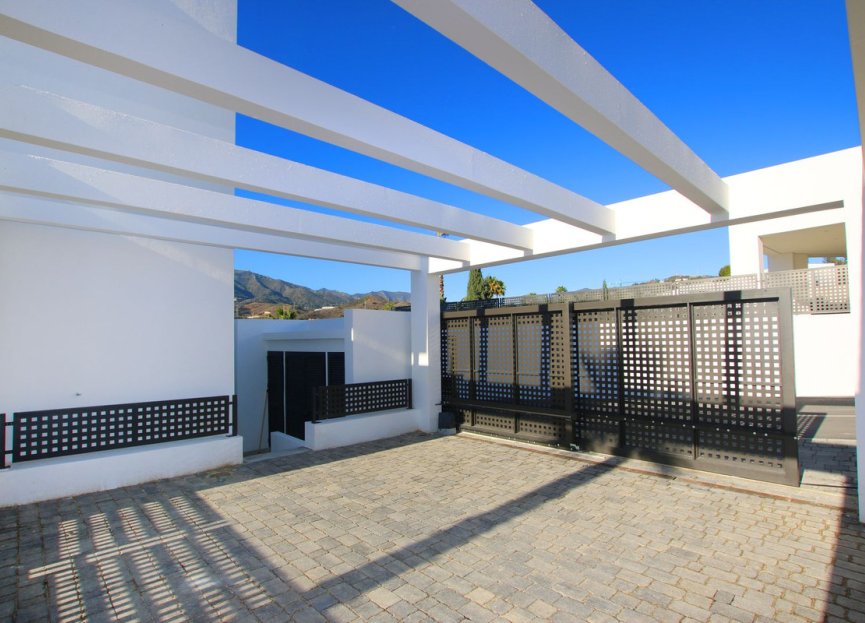 Resale - House - Detached Villa - Marbella - Río Real