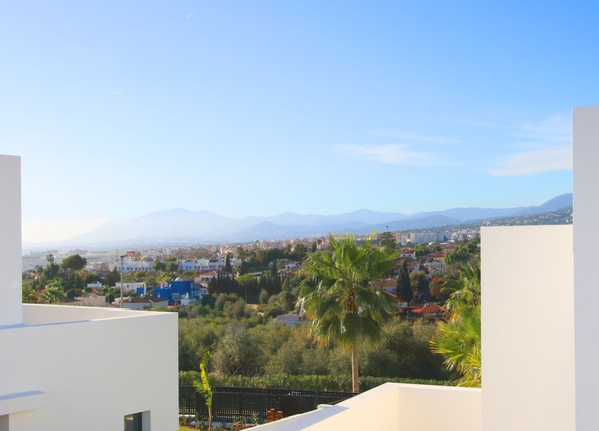 Resale - House - Detached Villa - Marbella - Río Real