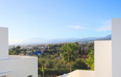 Resale - House - Detached Villa - Marbella - Río Real