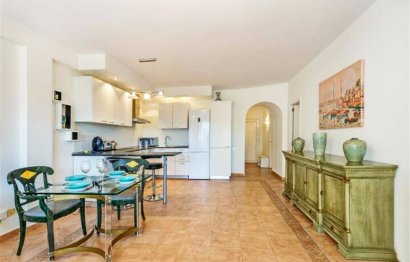 Resale - Apartment - Middle Floor Apartment - Marbella - Puerto Banús