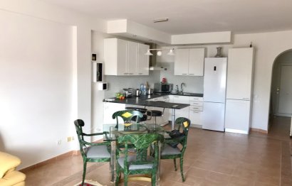 Resale - Apartment - Middle Floor Apartment - Marbella - Puerto Banús