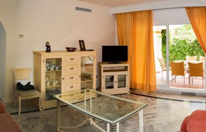 Resale - Apartment - Ground Floor Apartment - Marbella - Nueva Andalucia