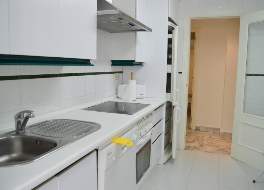 Resale - Apartment - Ground Floor Apartment - Marbella - Nueva Andalucia