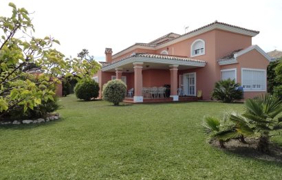 Resale - House - Detached Villa - Estepona - Estepona Centro