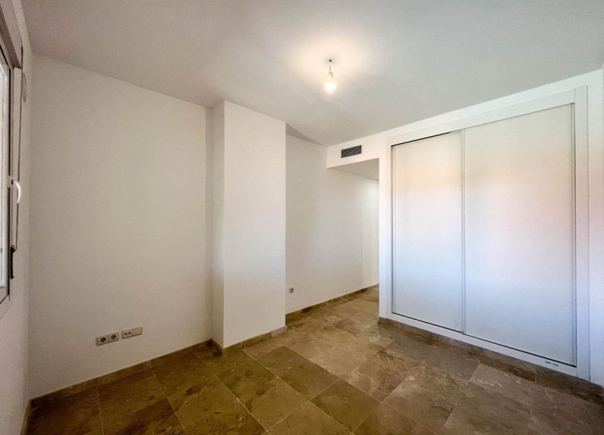 Resale - Apartment - Middle Floor Apartment - Fuengirola - Fuengirola Centro