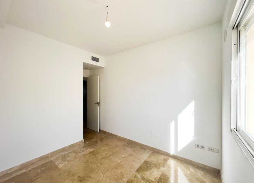 Resale - Apartment - Middle Floor Apartment - Fuengirola - Fuengirola Centro