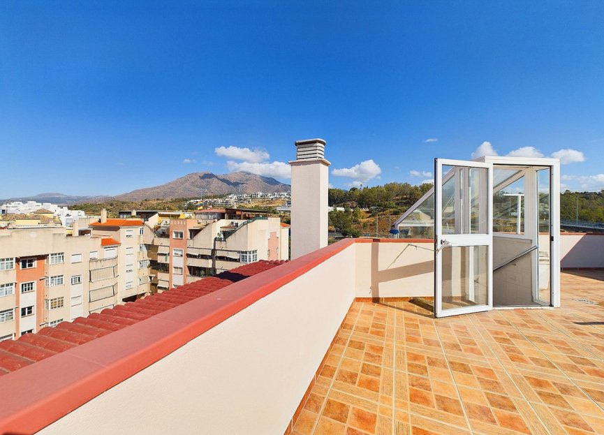 Resale - Apartment - Penthouse - Estepona - Estepona Centro