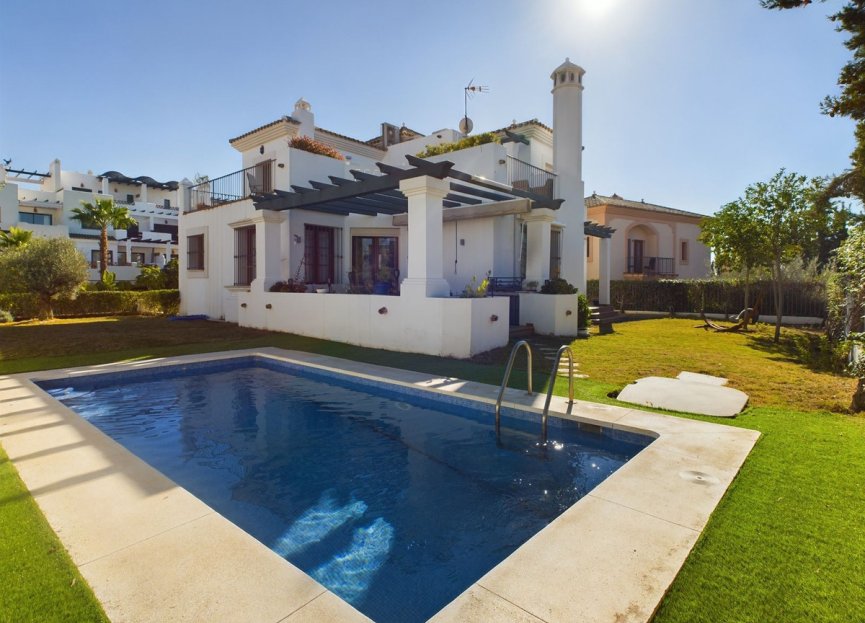 Resale - House - Detached Villa - Estepona - Estepona Centro