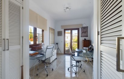 Resale - House - Detached Villa - Estepona - Estepona Centro