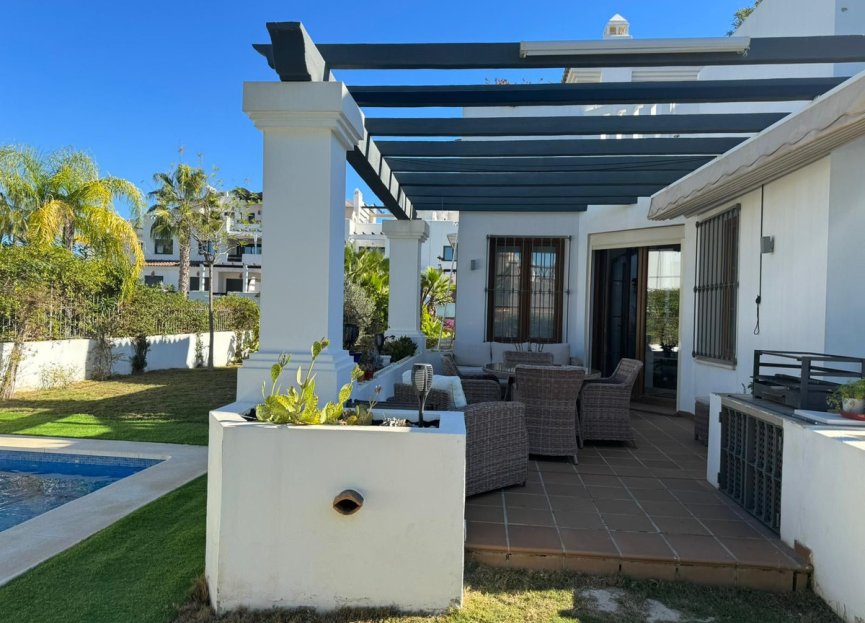 Resale - House - Detached Villa - Estepona - Estepona Centro