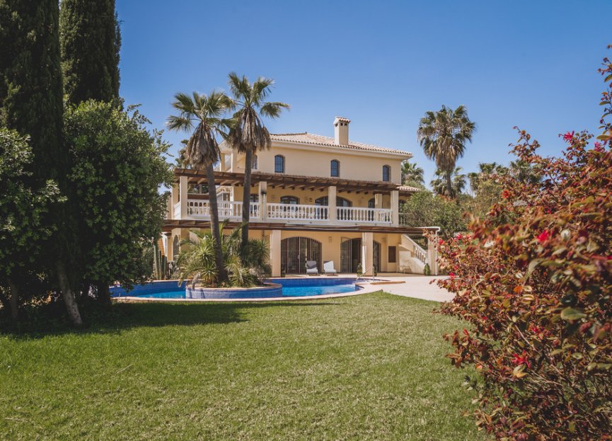 Resale - House - Detached Villa - Estepona - Estepona Centro