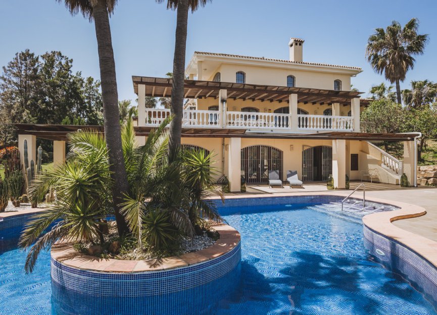 Resale - House - Detached Villa - Estepona - Estepona Centro