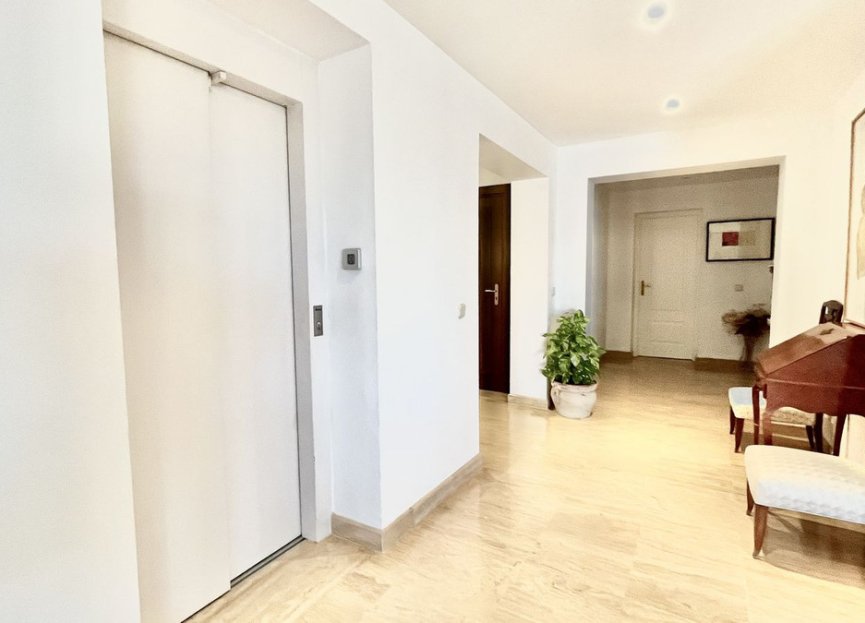 Resale - Apartment - Penthouse - Marbella - Río Real