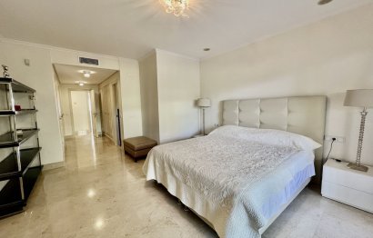 Resale - Apartment - Ground Floor Apartment - Marbella - The Golden Mile