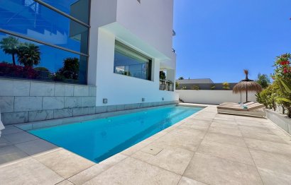 Resale - House - Detached Villa - Marbella - Nagüeles