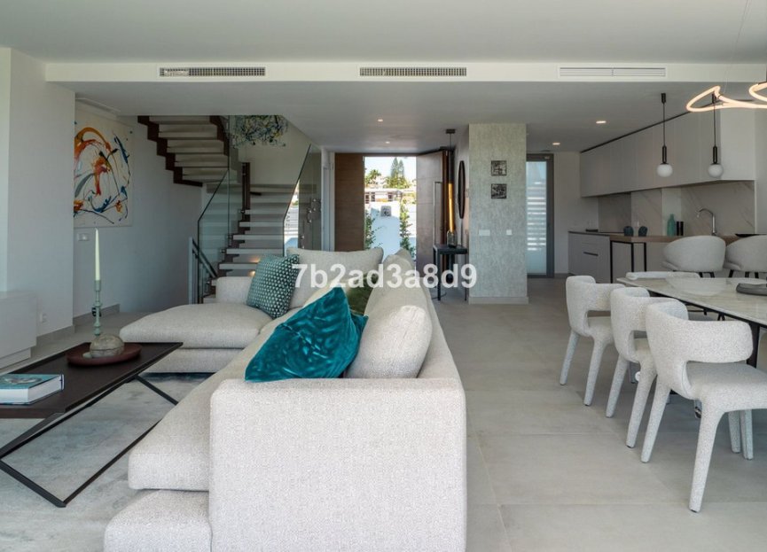 Resale - House - Semi-Detached House - Marbella - Guadalmina Alta