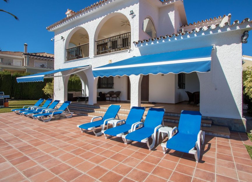 Resale - House - Detached Villa - Estepona - Atalaya