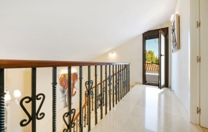 Resale - House - Detached Villa - Estepona - Atalaya