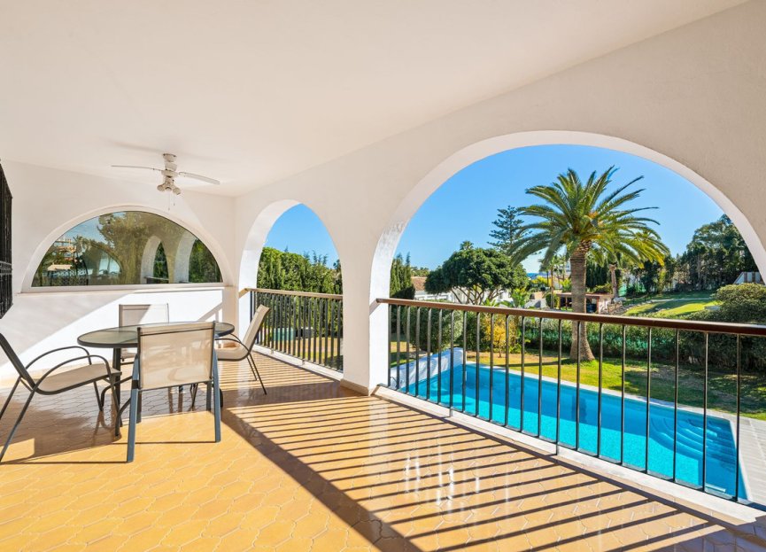 Resale - House - Detached Villa - Estepona - Atalaya