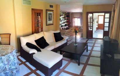 Resale - House - Detached Villa - Estepona - Estepona Centro