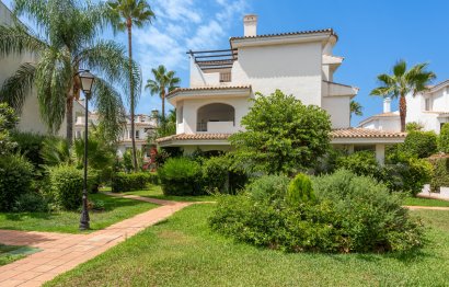 Resale - Apartment - Penthouse - Marbella - Nueva Andalucia