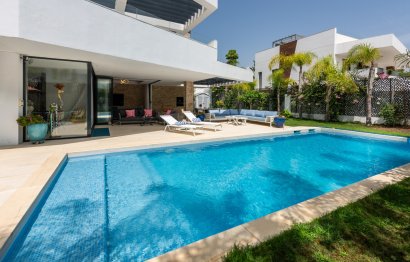 Resale - House - Detached Villa - Marbella - Nueva Andalucia