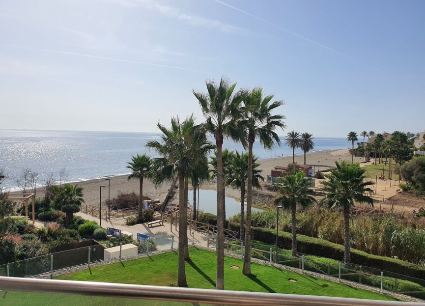 Resale - Apartment - Middle Floor Apartment - Estepona - Estepona Centro