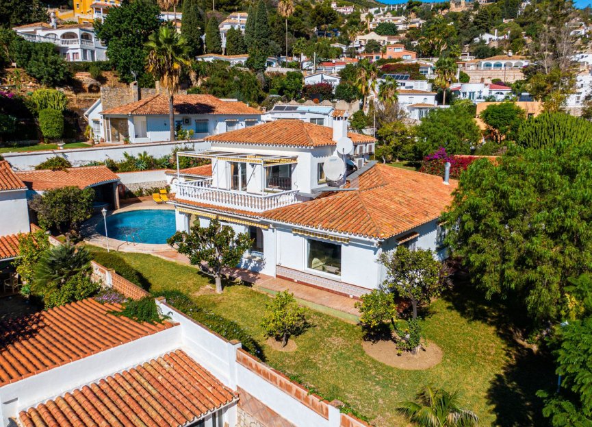 Resale - House - Detached Villa - Benalmádena - Benalmadena Centro