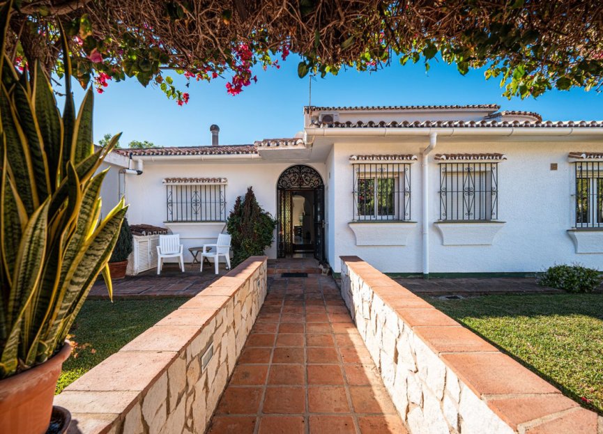 Resale - House - Detached Villa - Benalmádena - Benalmadena Centro