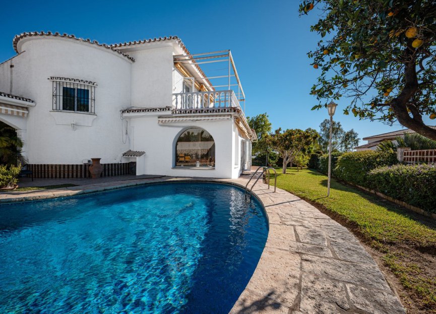 Resale - House - Detached Villa - Benalmádena - Benalmadena Centro