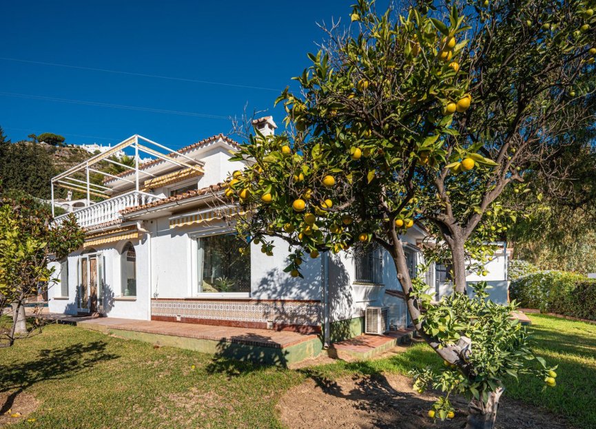 Resale - House - Detached Villa - Benalmádena - Benalmadena Centro