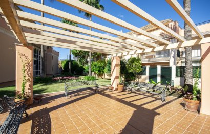 Resale - Apartment - Top Floor Apartment - Marbella - Elviria