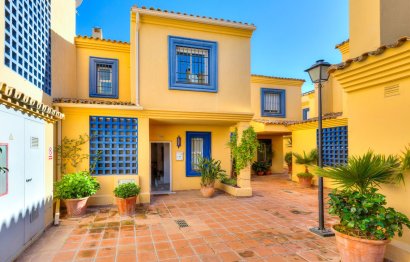 Resale - House - Townhouse - Marbella - Nueva Andalucia