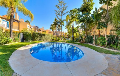 Resale - House - Townhouse - Marbella - Nueva Andalucia