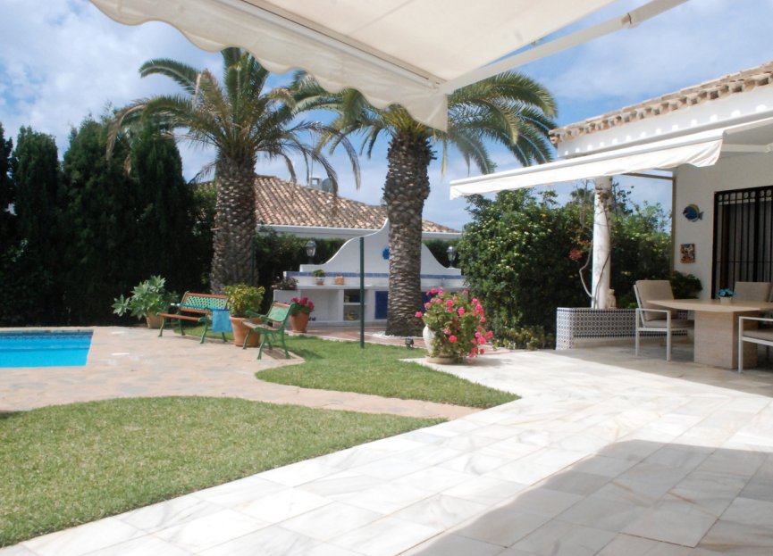 Reventa - House - Detached Villa - Marbella - Las Chapas