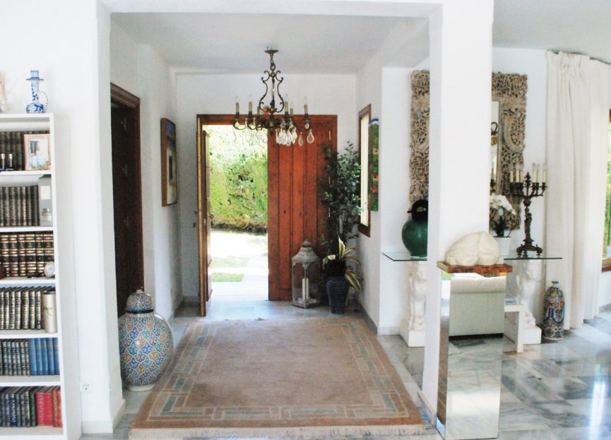 Resale - House - Detached Villa - Marbella - Las Chapas