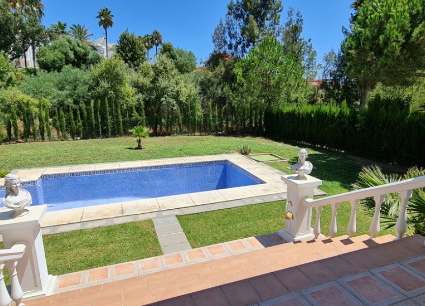 Resale - House - Detached Villa - Marbella - Las Chapas