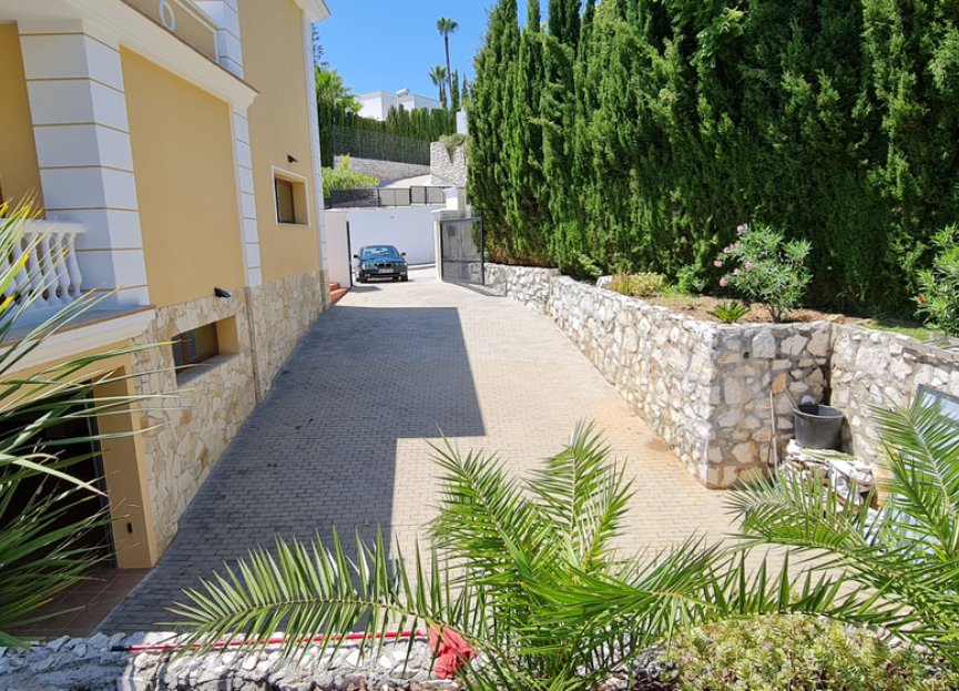 Resale - House - Detached Villa - Marbella - Las Chapas