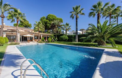 Resale - House - Detached Villa - Estepona - Benamara